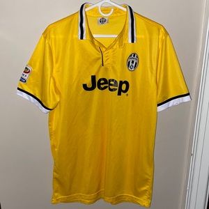 Hooter’s Juventus soccer jersey